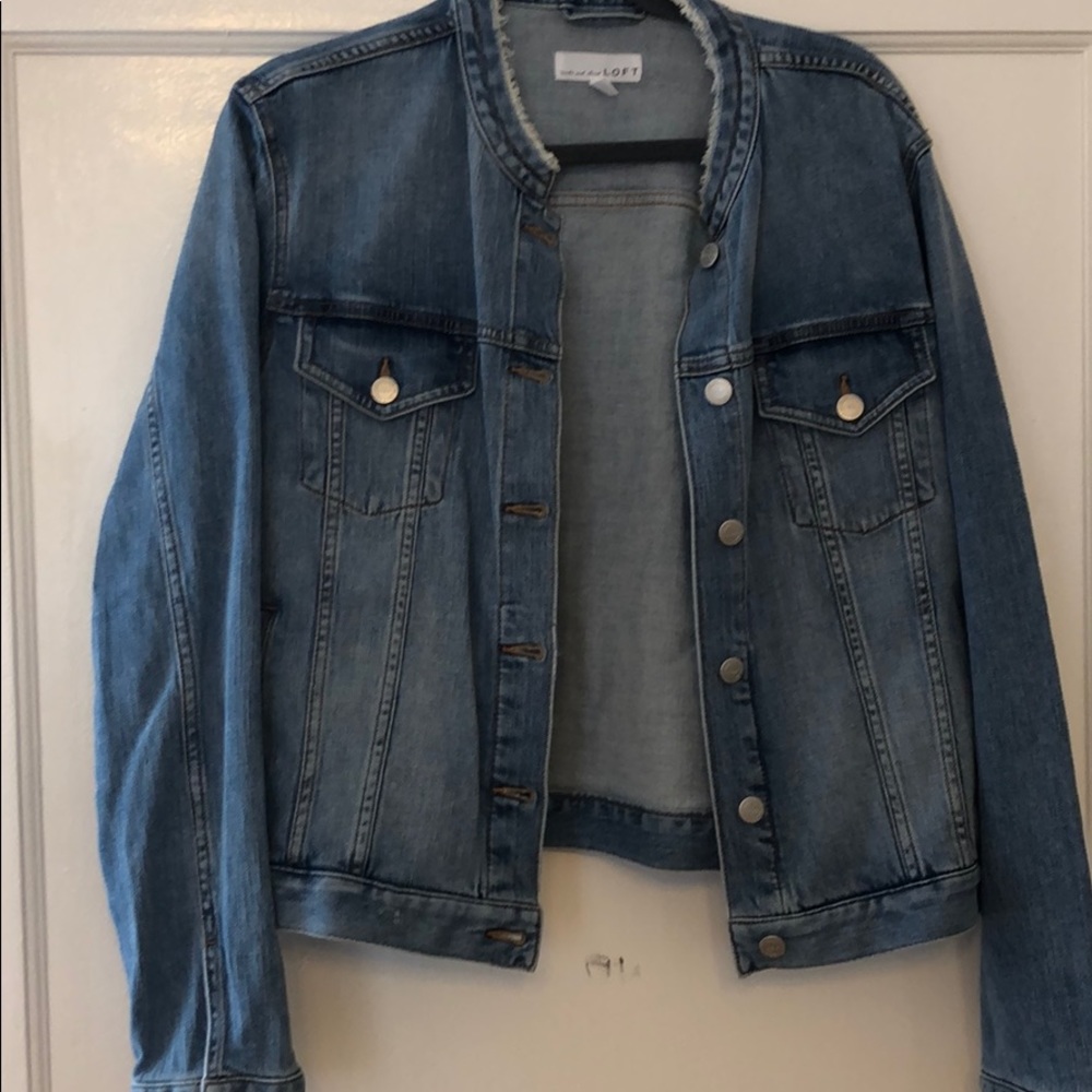 BRAND NEW w/o TAGS — NEVER WORN Loft Jean Jacket
